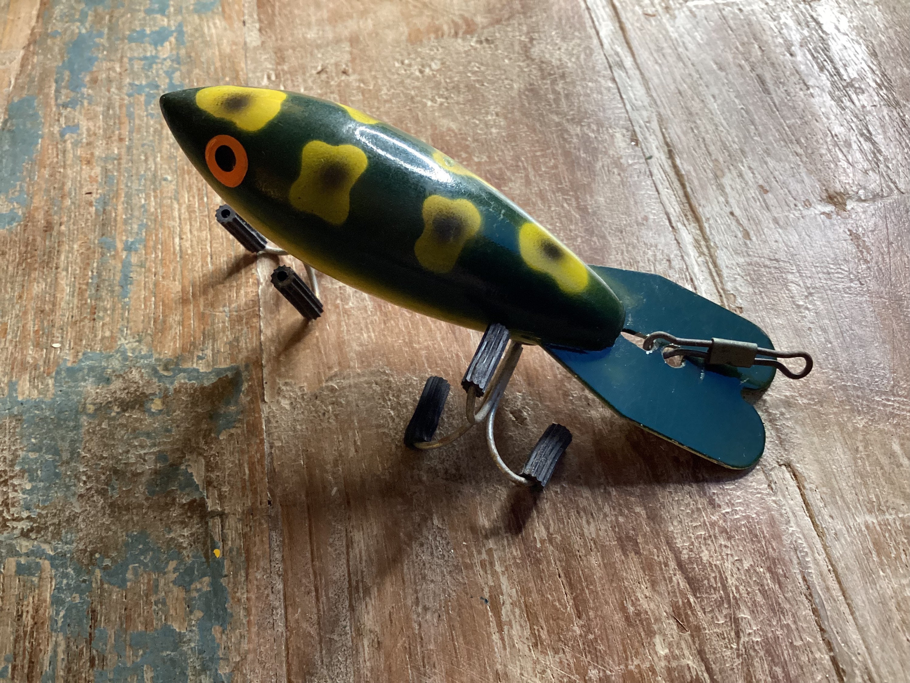 Vintage Wooden Fishing Lure Hand Painted Green Yellow FROG Fish Orange Eyes  LUXON Bomber Bait Company Outdoor Recreation Collectible 