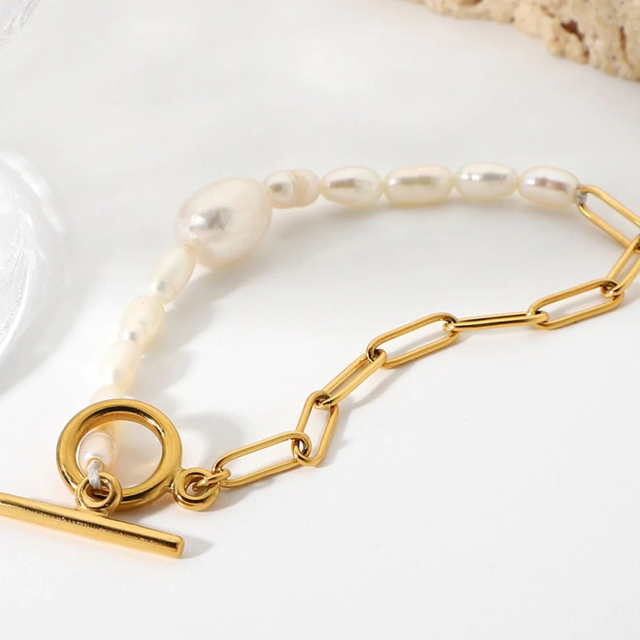 The Chloe Pearl Bracelet-Gold