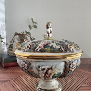 Antique Capodimonte Porcelain Hand Painted Bowl With Lid/Tureen - Gold Trim - Made in Italy