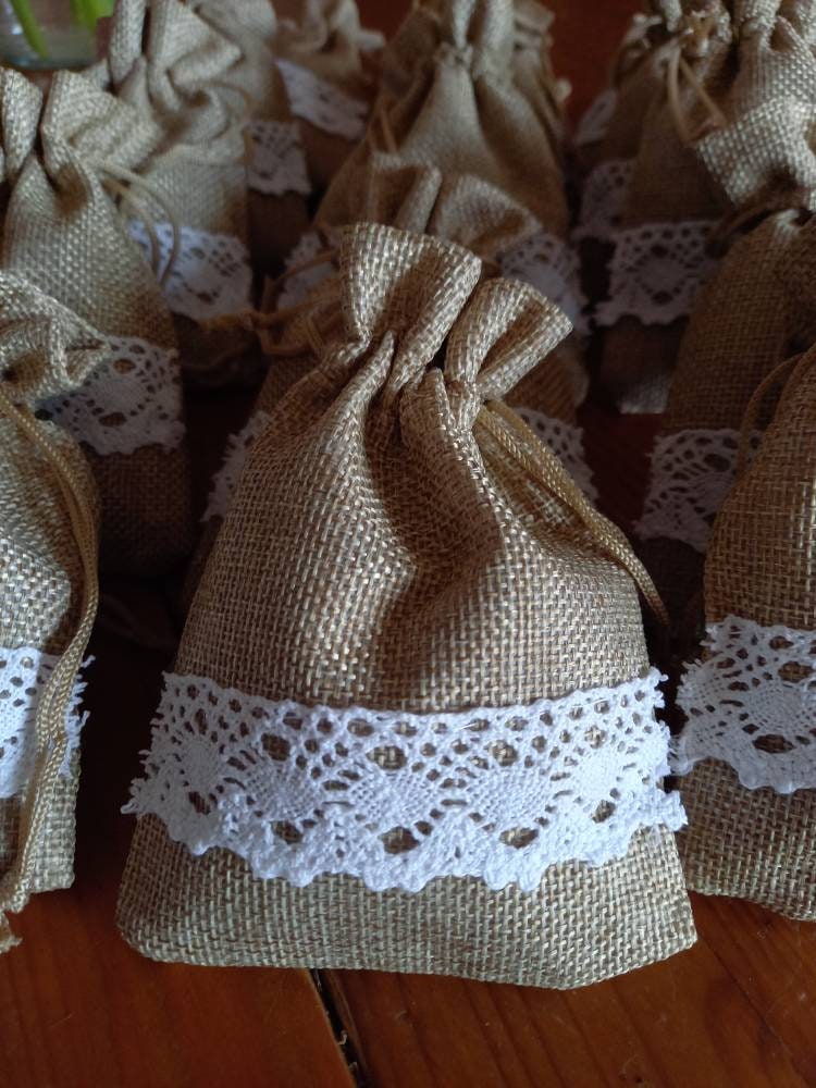 Sachet de Lavandin, Sac Jute et Dentelle, 10 cm, Parfum Délicat