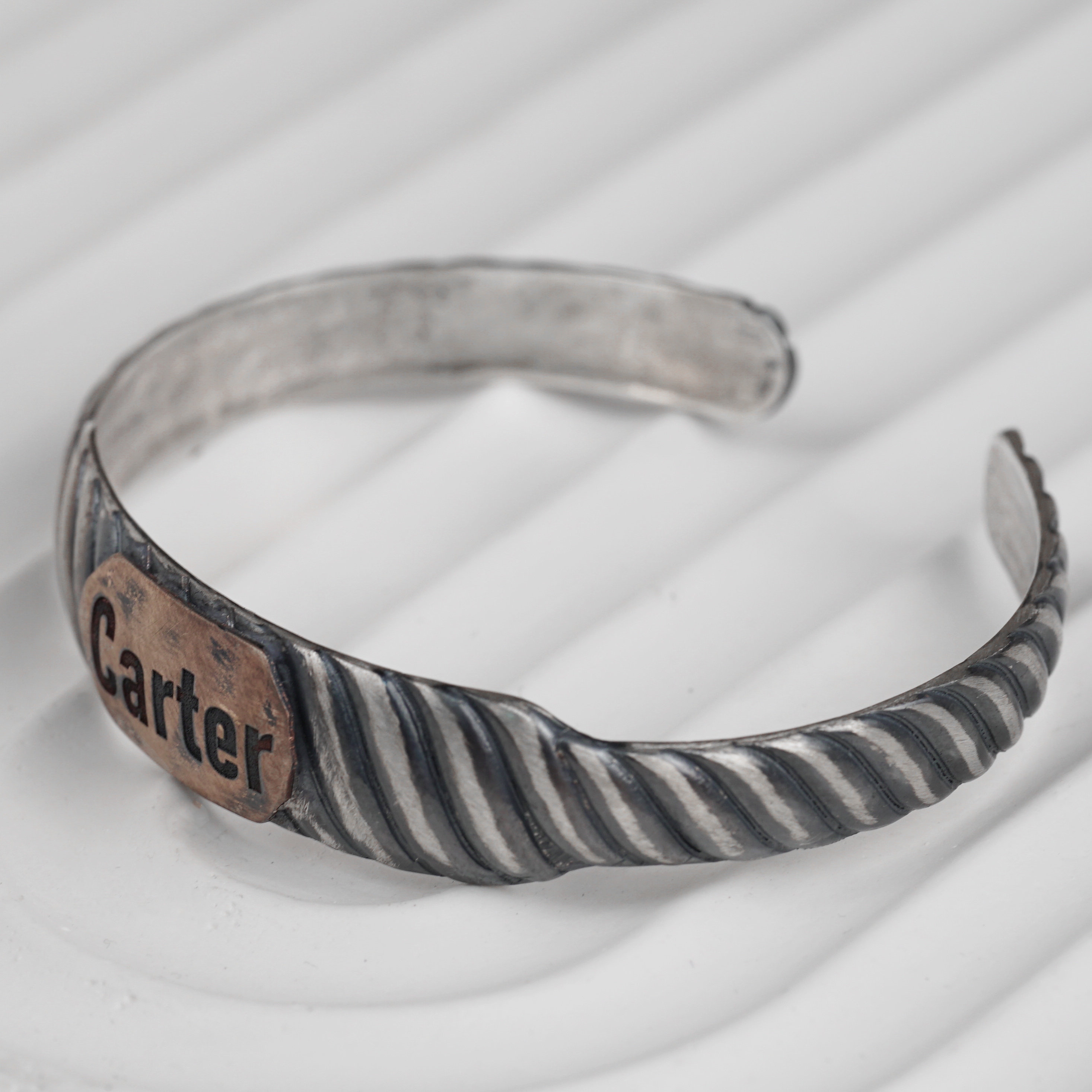 Personalized Twisted Band Bracelet - Customizable Unisex
