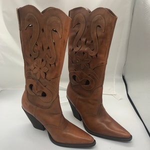 WOMENS BOOTS