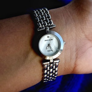 Vintage Pierre Cardin Women’s Watch Retro – Retro Silver Analog Wristwatch – Minimalist Y2K Style Accessory – Classic Designer Timepiece