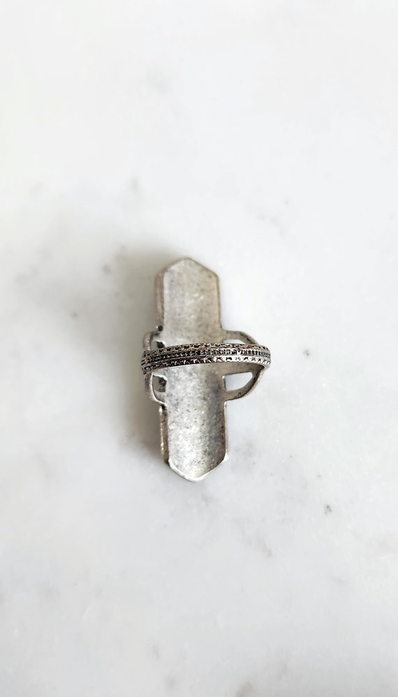 Vintage Silver Statement Ring with Blue Gems | En… - image 3