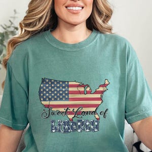 Chemise Sweet Land of Liberty, T-shirt couleurs confort, T-shirt carte des États-Unis, T-shirt graphique patriotique, haut 4 juillet, chemise Fête de l'indépendance