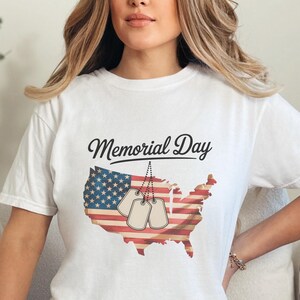 Carte des États-Unis du Memorial Day avec plaques d'identité, T-shirt aux couleurs confortables, chemise du Memorial Day, t-shirt patriotique, chemise du 4 juillet, t-shirt graphique des États-Unis