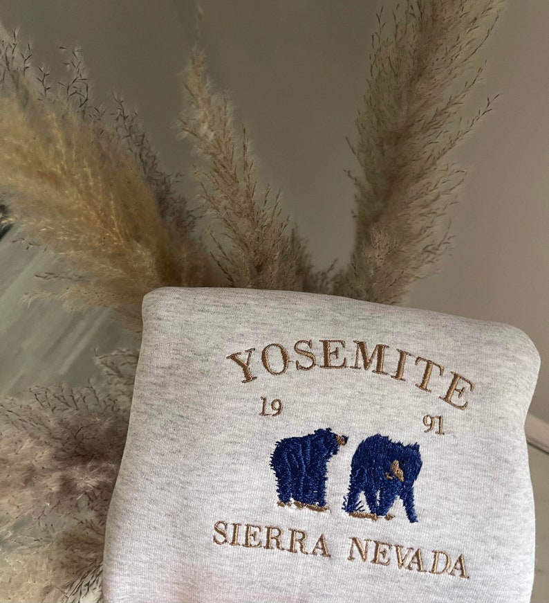 Yosemite Sierra Nevada Embroidered sweater 