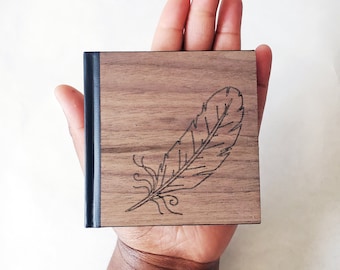 Met hout bedekt mini-pocket-schetsboek van Ariell Forrest