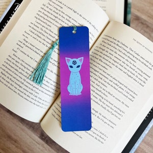 Spooky Kitty Cat Bookmark, Sci-fi bookmark with custom options, gifts for book lovers and readers, bookish, book accessories