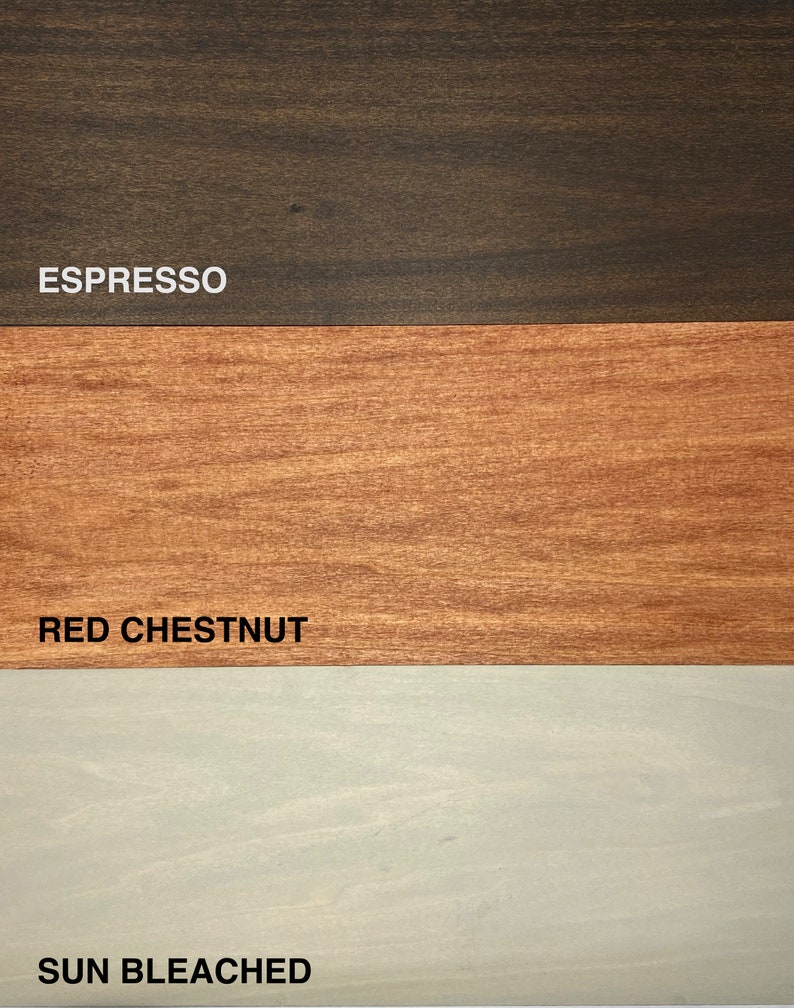 K&ouml;nnte beinhalten: Drei Holzproben, die verschiedene Holzbeizen zeigen: Espresso, Rotkastanie und Sonnengebleicht.