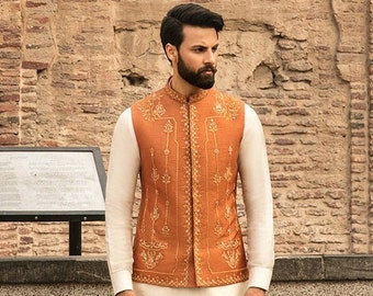 Broderad väst Kurta Set: Etnisk bröllopskostym i sidenblandning