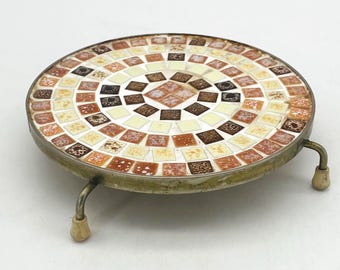 Sottopentola rotondo con piedini in piastrelle a mosaico vintage