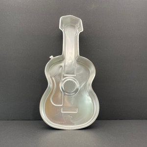 Wilton Guitar/Ukelele &quot;Shapely Cakes&quot; Cake Pan/Wall Decor - Made in Japan