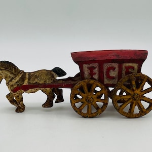 Zabawka Primitive Original Paint z żeliwa ciągnionego przez konia w wózku na lód