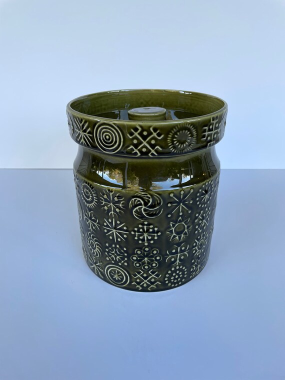Small Totem Canister in Cream Small Totem Canister in Cream