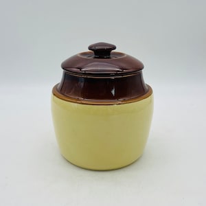 USA Stoneware Lidded Bean Pot Style Jar #BP 66-A-B/Vintage Cookie, Kitchen Jar