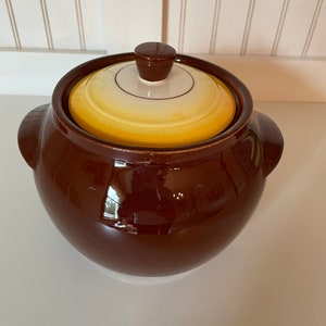 Watt Ovenware Bean Pot