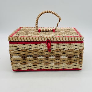 Dritz Rope Woven Sewing Box with Carrying Handle and Partial Spools of Vintage Thread
