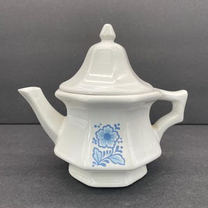 Théière vintage en céramique à fleurs bleues Avon