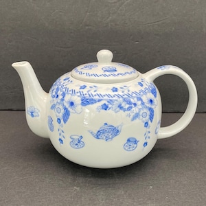 Andrea by Sadek Porcelain Blue & White Teapot - The English Tea Collection - Made in Japan