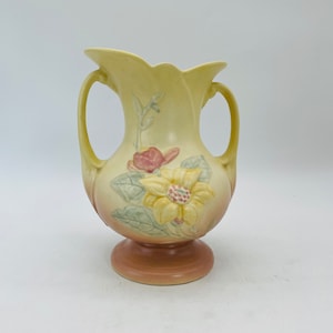 Lovely Hull Art Pottery Magnolia Double Handled Vase