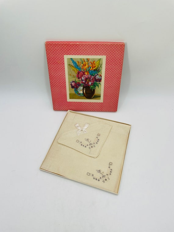 Lovely Ladies Embroidered  Handkerchief Boxed Gift