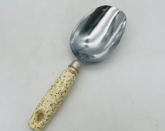 Vintage Ekco Metal 1/4 Cup Scoop - Speckled Paint Handle