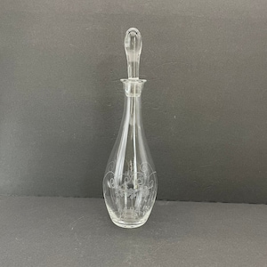 Etched Glass Wine Decanter with Glass Stopper /Vintage Wine Server