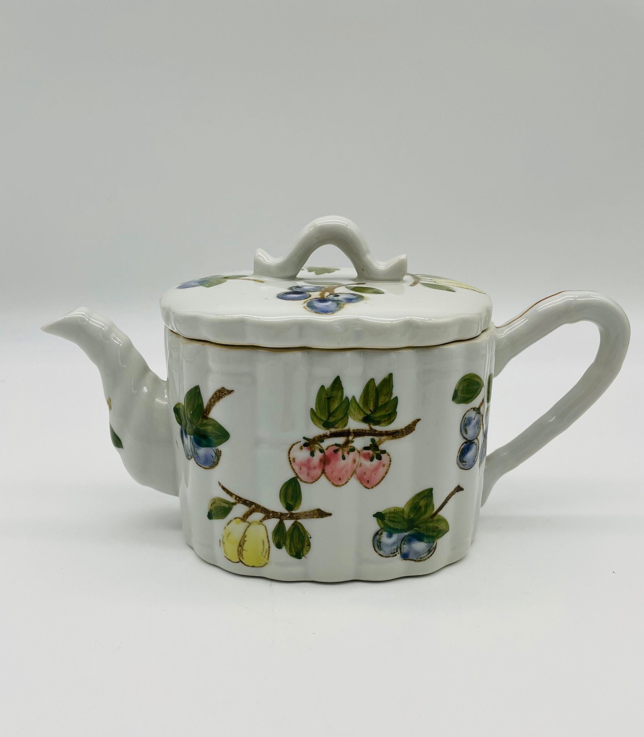 Dedham Pottery Potting Shed Teapot with Grape Design/Vintage Faux