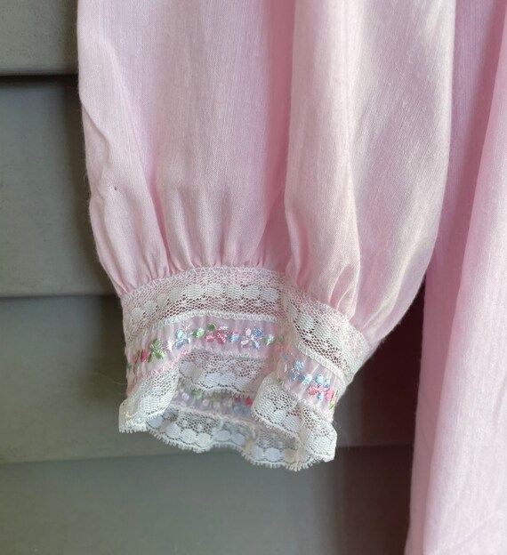 Lovely Barbizon Soft Pink Embroidery and Lace Lon… - image 4