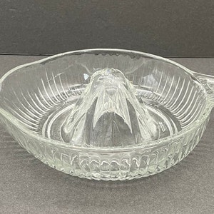 Clear Glass Citrus Juicer/Vintage Ribbed Glass Juice Reamer