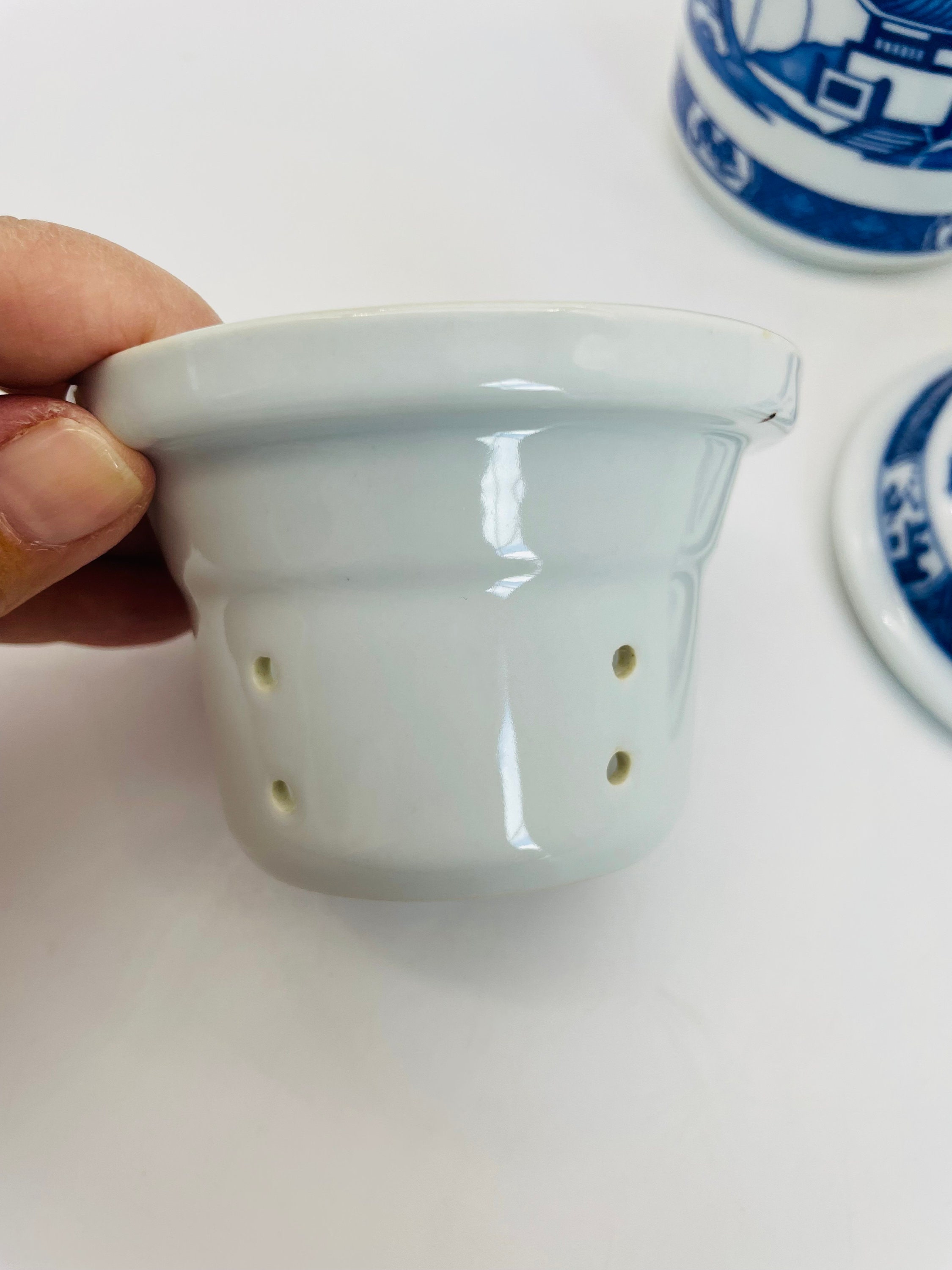 Taza de porcelana con filtro y tapa inspiración andalusí TG261