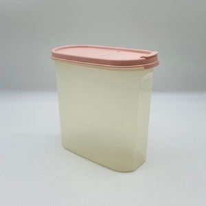 Tupperware Pink Lid 7.25 Cup Storage Container with Pour Spout/Vintage Plastic Storage