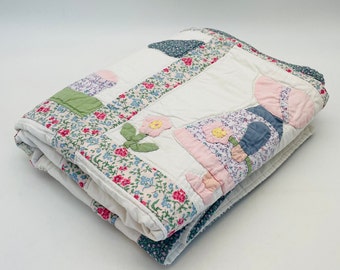 Sweet Sunbonnet Sue and Sam Vintage Handmade Crib/Toddler Bed Quilt