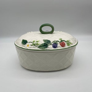 Otagiri Berries and Lattice Pattern Covered Ironstone Casserole Dish/Vintage Hand Painted Ceramic Dish