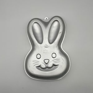 Wilton Bunny Face Cake Pan/Vintage Birthday Cake Pan/1992 Made in Korea