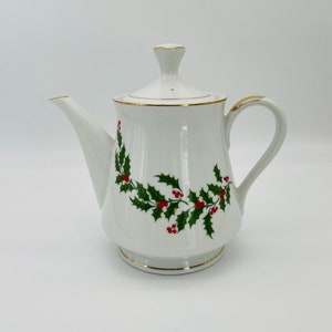 Mogi Porcelain Holly Berry Teapot/Vintage Christmas Teapot, Made in Japan