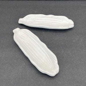 Solid White Ceramic Corn on the Cob serving dishes, Set of 2/Vintage Corn Holders