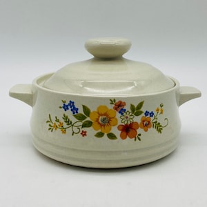 J.M.P. Bake Serve &#39;n Store &#39;Sweet Flowers&#39; steengoed kom/braadpan met deksel