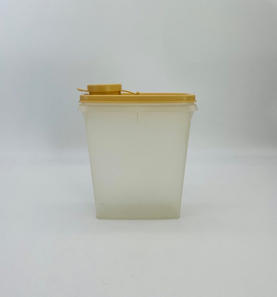 Vintage Tupperware small Cereal Keeper with lid clear plastic