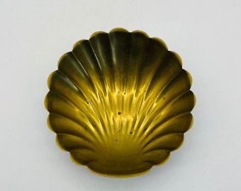 Solid Brass Footed Shell Trinket/Soap Dish/Vintage Beach Decor