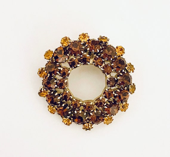 Vintage Victorian Style Brooch - image 1