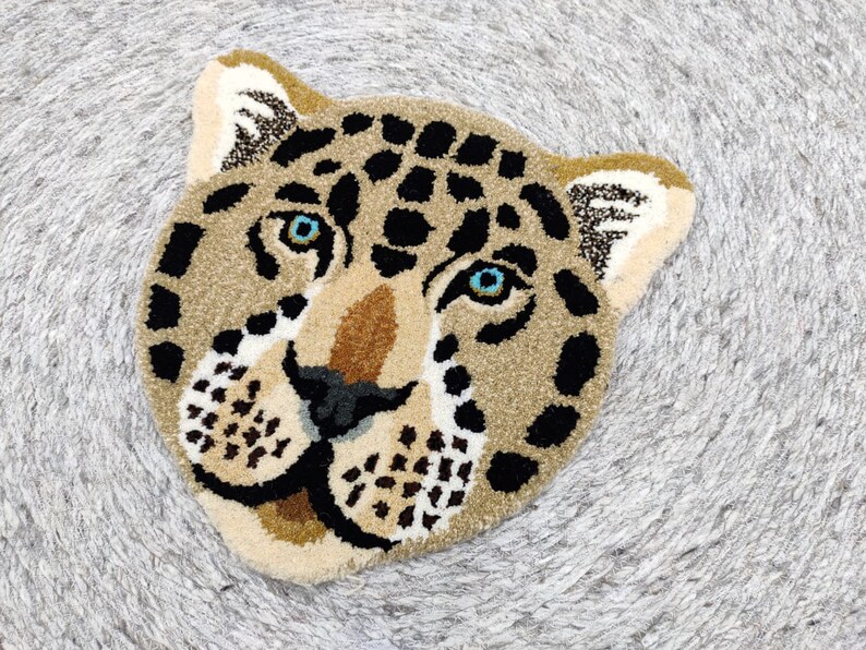 Hand Tufted Leopard Head Mini Rug Wall Hanging For Home Décor Living Room Kid Room Guest Room, Prefect Gift for Kids 35 X 35 Cm zdjęcie 2