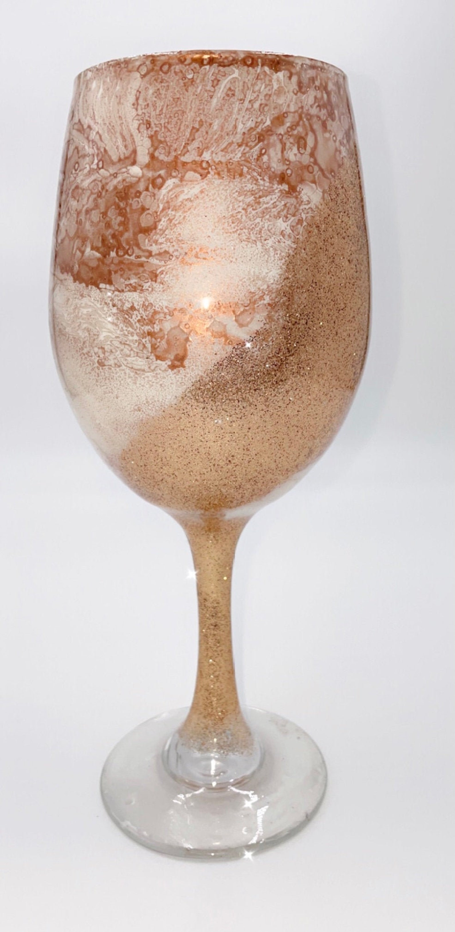 gold wine glasses