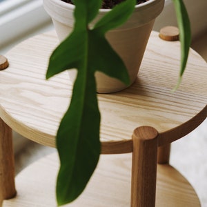 NATURAL WOOD SIDETABLE, Indoor Furniture, Round End Table, Durable Three Legs Side Table, Minimalist Nightstand