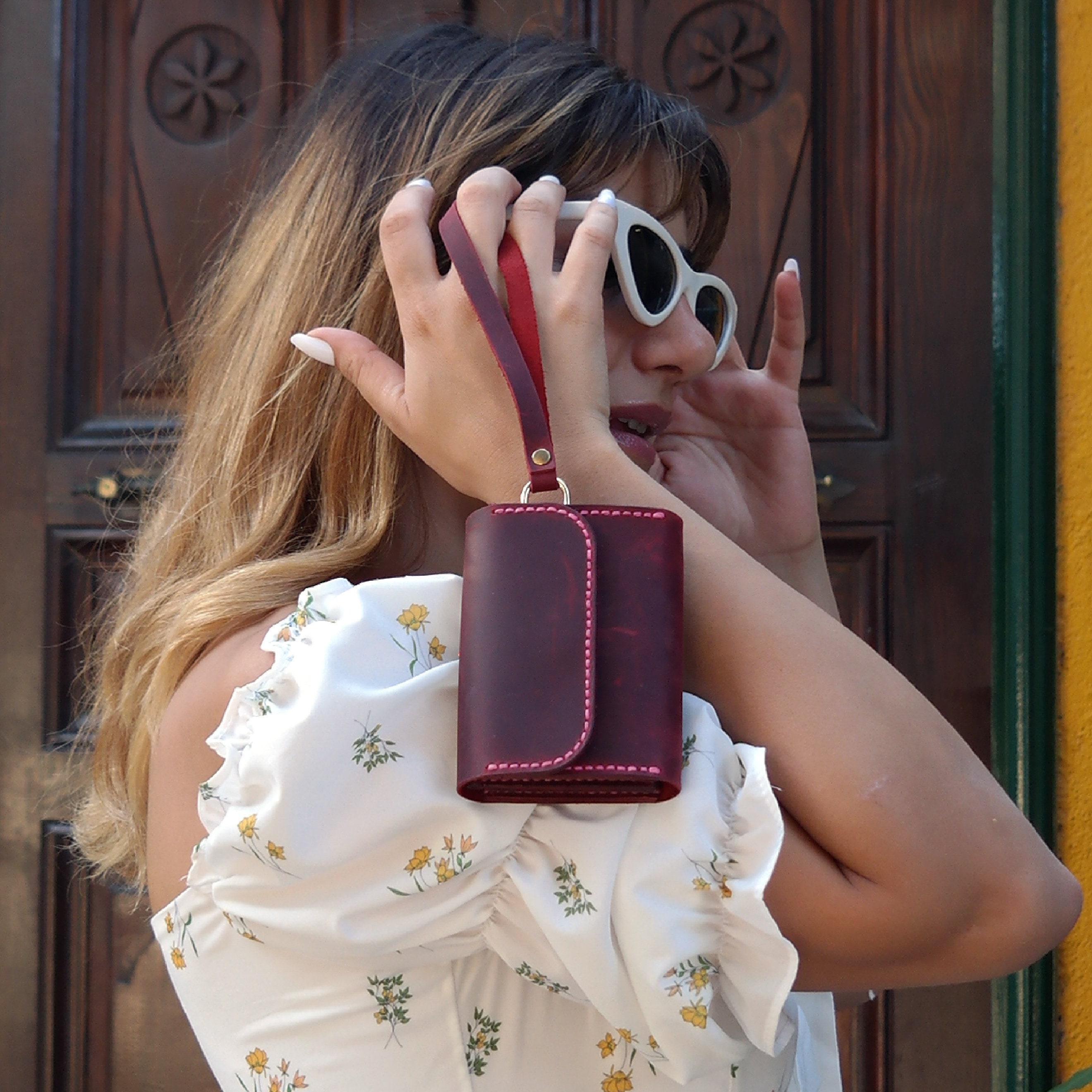 Mini wristlet wallet hotsell