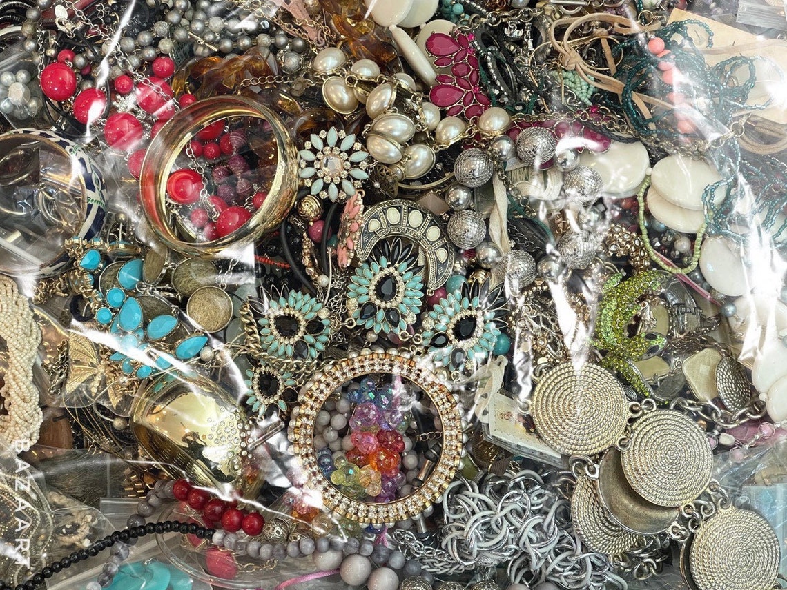 Vintage Broken Jewelry Lot, Beautiful not Junk Jewelry Grab Bag