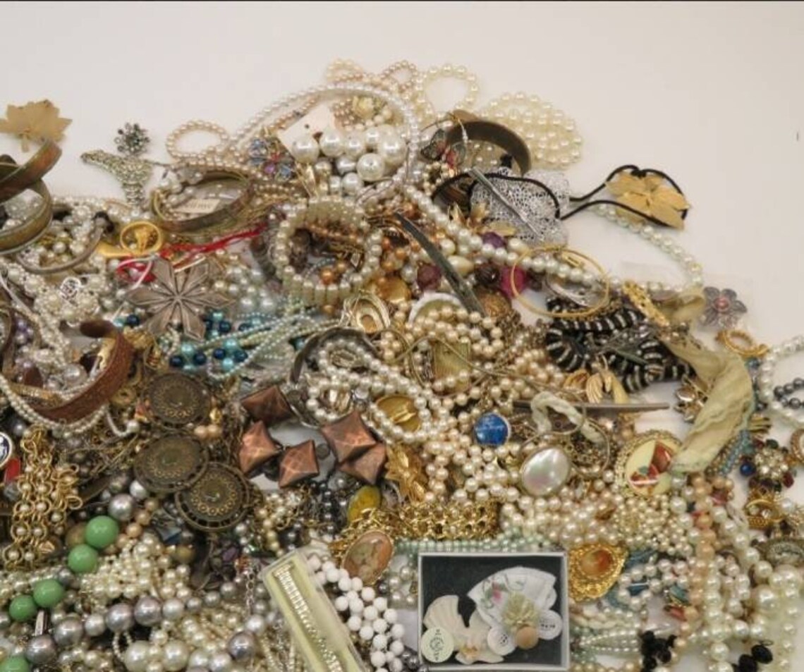Vintage Broken Jewelry Lot, Beautiful not Junk Jewelry Grab Bag