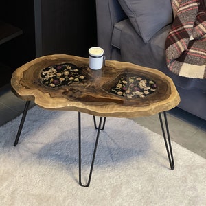 Wallnut Coffee Table With Dry Flowers, Live Edge Coffee Table, Unique Coffee Table, Wood Coffee Table, Custom Coffee Table, Resin Art