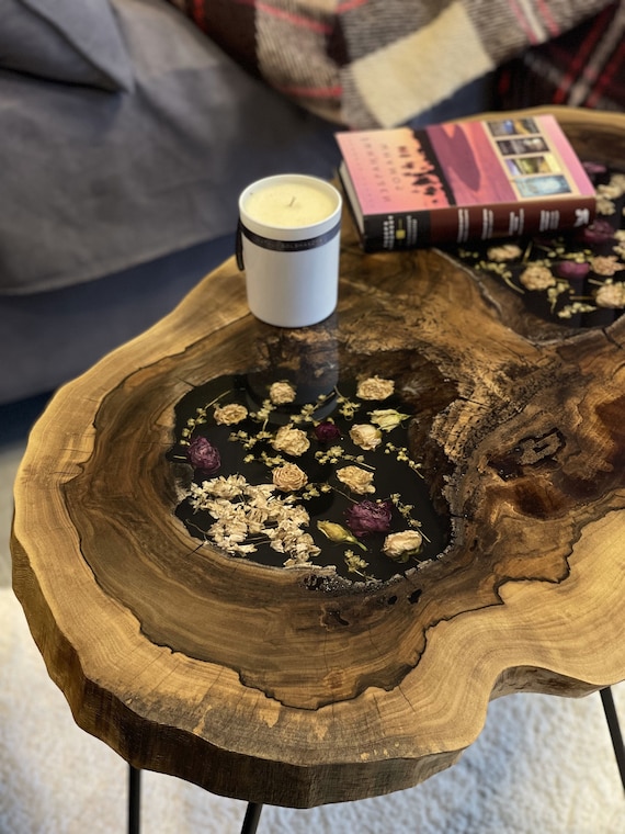 Couchtisch mit echten gepressten Blumen, Tisch mit Blume, Tisch aus Epoxidharz, Beistelltisch aus Kunstharz, Tisch aus Epoxidharz, Couchtisch aus Blumenharz